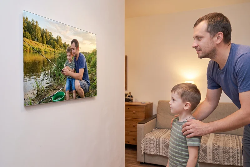 Картина по фото на холсте: напечатанный снимок отца и сына у реки на стене гостиной