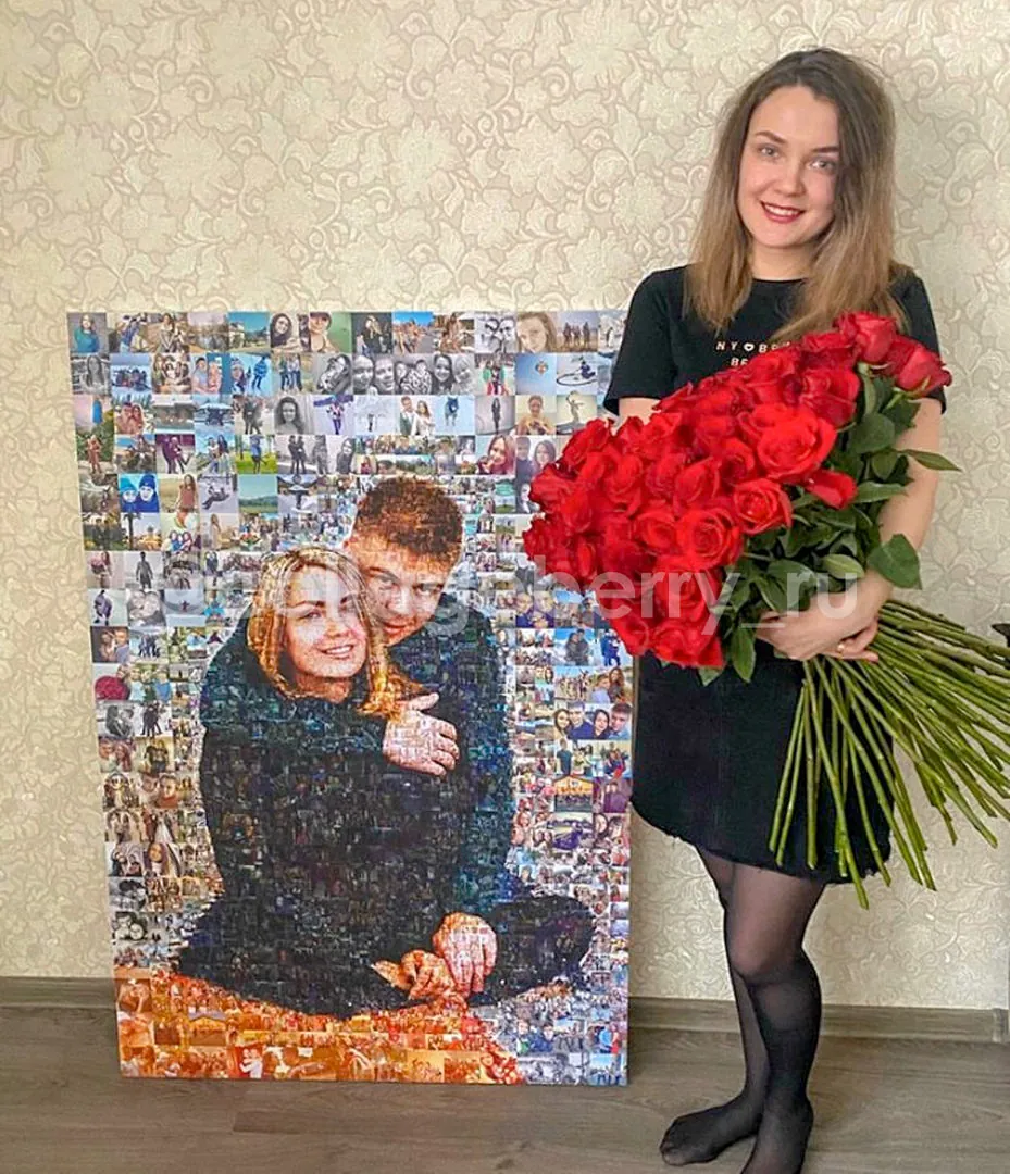 Девушка с букетом рядом с фотомозаикой пары